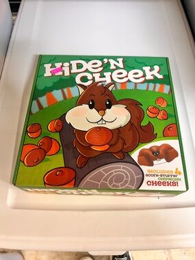 Kids hide’ N Cheek squirrel kids game